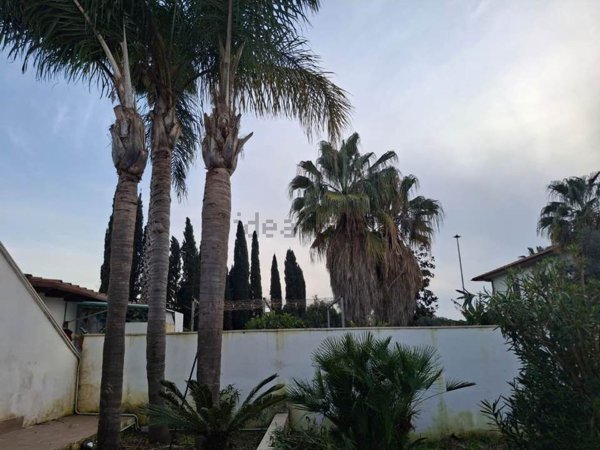casa indipendente in vendita a Terracina