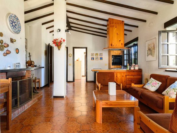 casa indipendente in vendita a Terracina