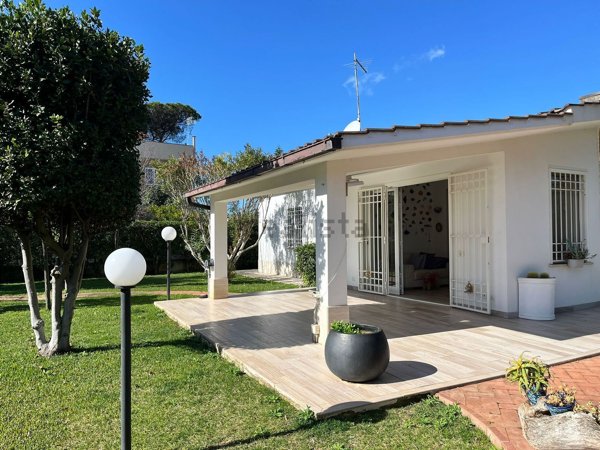 casa indipendente in vendita a Terracina