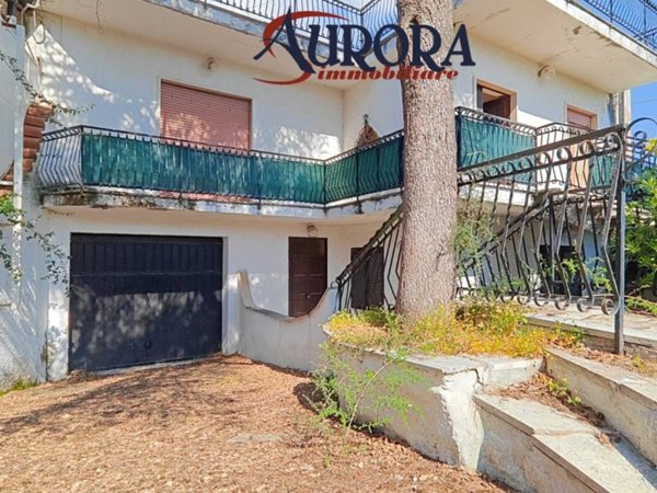 casa indipendente in vendita a Terracina