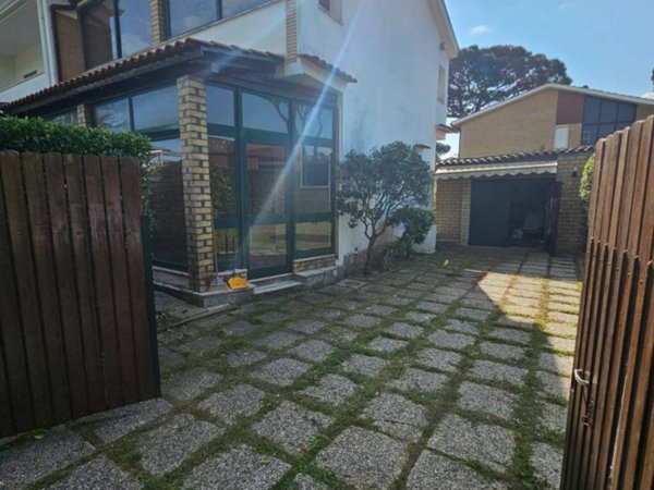casa indipendente in vendita a Terracina