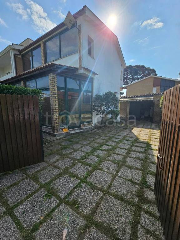 casa indipendente in vendita a Terracina