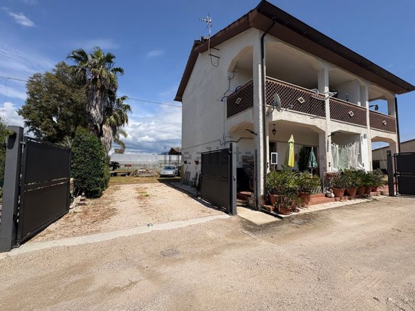 casa indipendente in vendita a Terracina in zona Hermada