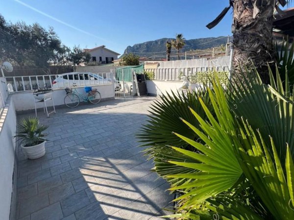 casa indipendente in vendita a Terracina