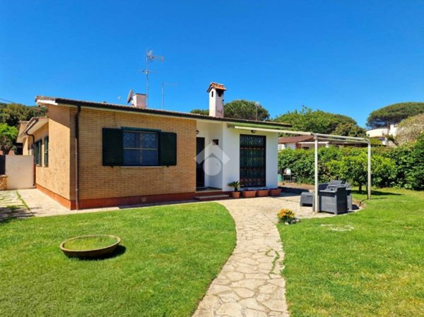 casa indipendente in vendita a Terracina in zona Hermada
