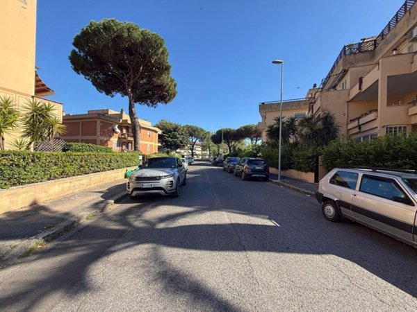 locale di sgombero in vendita a Terracina