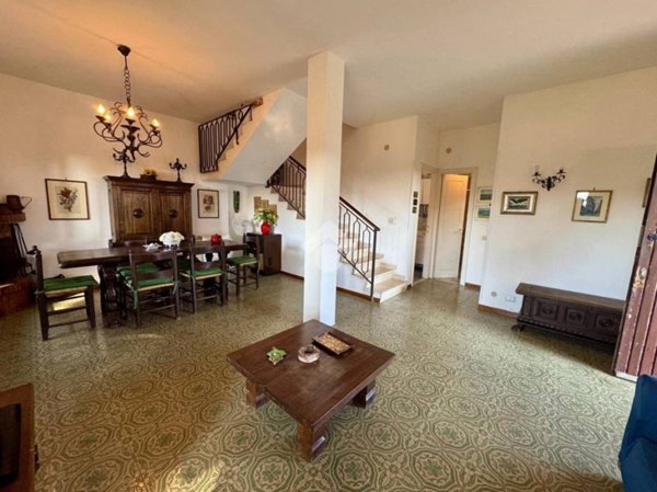 casa indipendente in vendita a Terracina