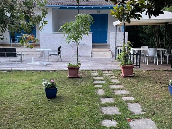 casa indipendente in vendita a Terracina in zona Hermada