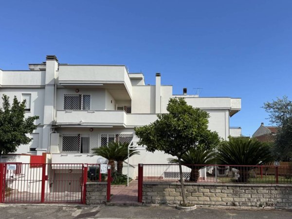 casa indipendente in vendita a Terracina in zona Hermada