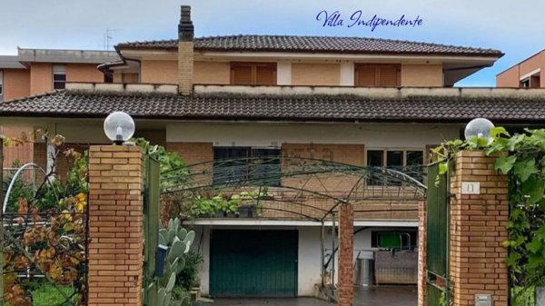 casa indipendente in vendita a Terracina