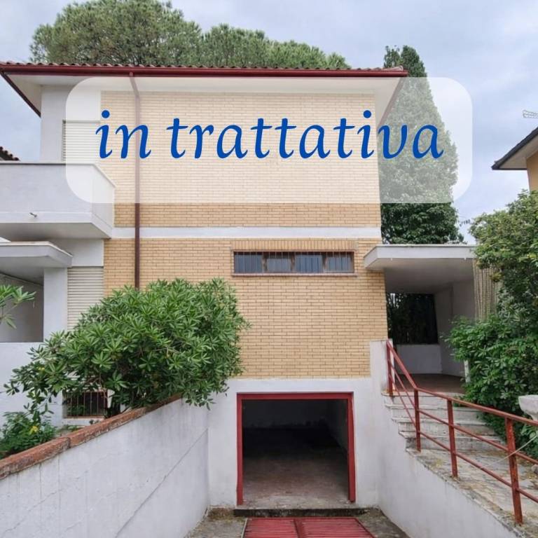 casa indipendente in vendita a Terracina