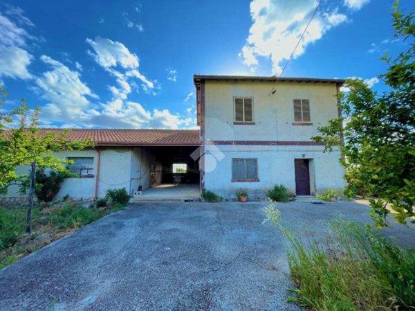 casa indipendente in vendita a Terracina