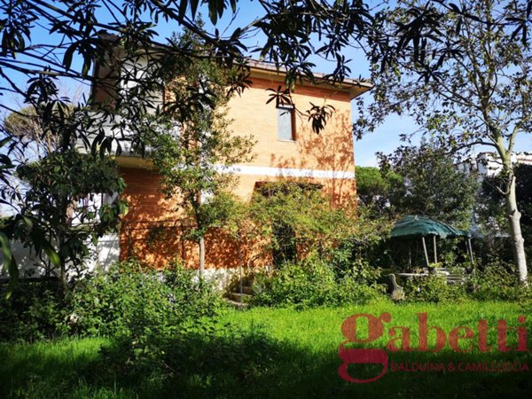 casa indipendente in vendita a Terracina