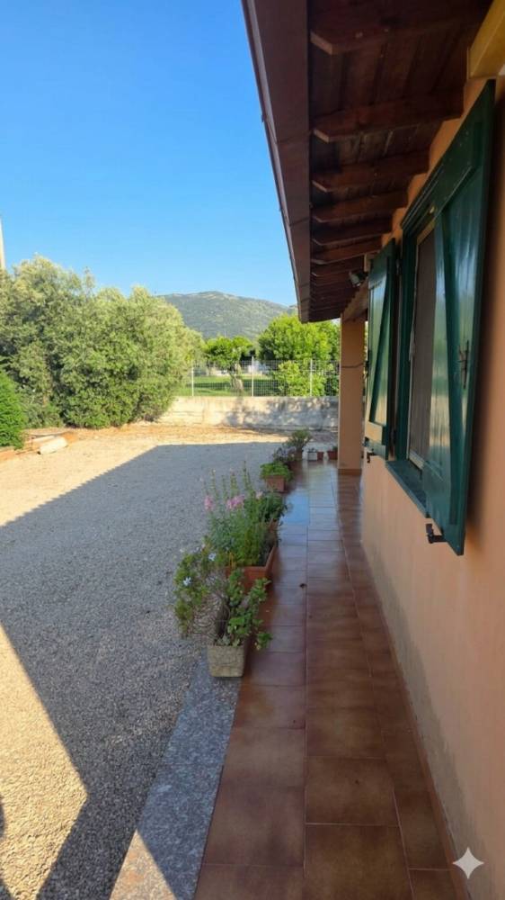 casa indipendente in vendita a Terracina