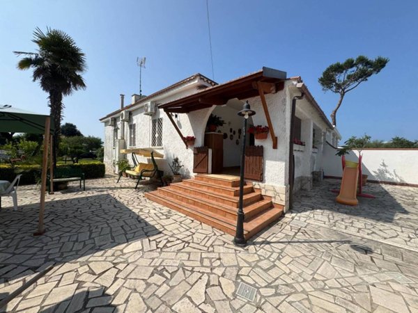casa indipendente in vendita a Terracina