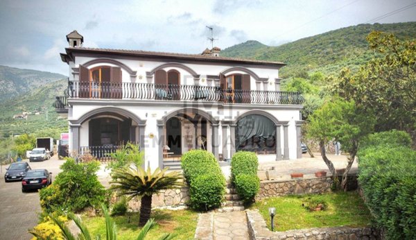 casa indipendente in vendita a Terracina