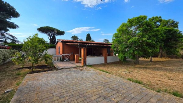 casa indipendente in vendita a Terracina in zona Hermada