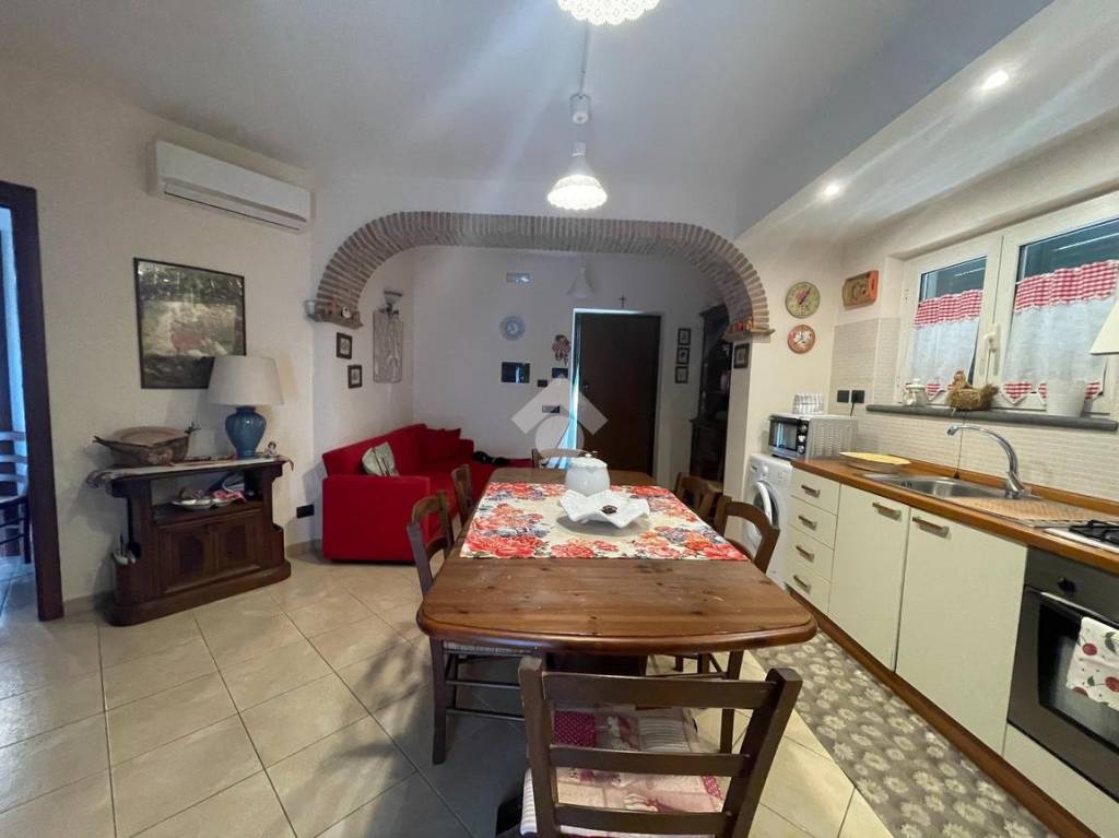 casa indipendente in vendita a Terracina