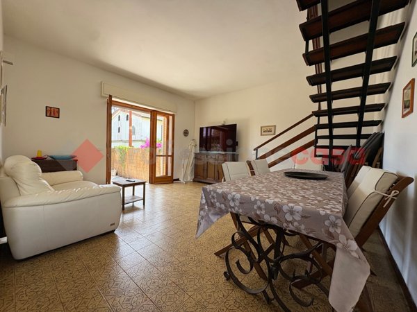 casa indipendente in vendita a Terracina
