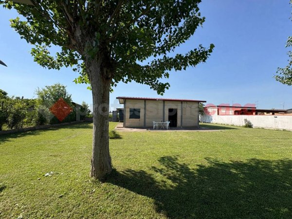 casa indipendente in vendita a Terracina