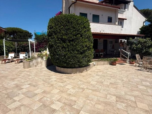 casa indipendente in vendita a Terracina
