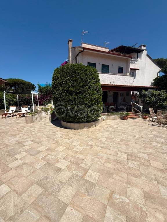 casa indipendente in vendita a Terracina