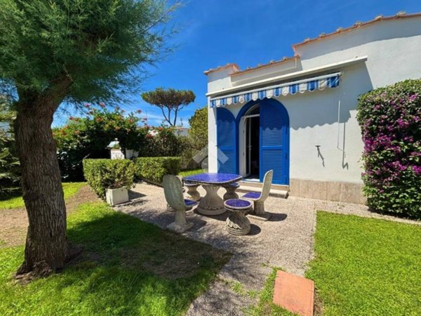 casa indipendente in vendita a Terracina