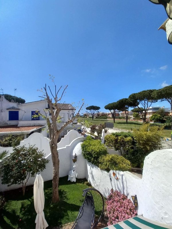casa indipendente in vendita a Terracina