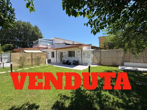 casa indipendente in vendita a Terracina