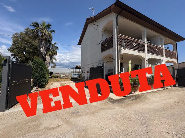 casa indipendente in vendita a Terracina