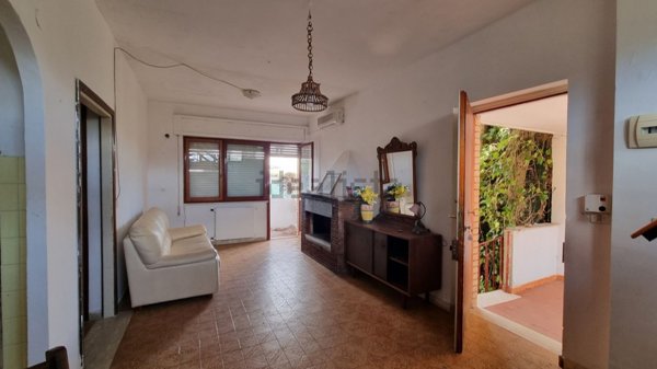 casa indipendente in vendita a Terracina