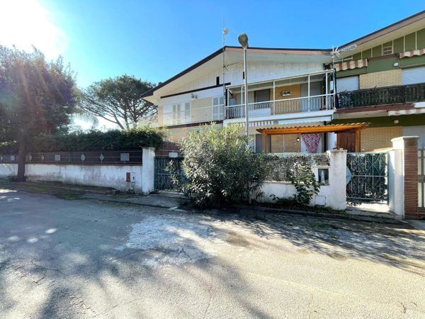 casa indipendente in vendita a Terracina