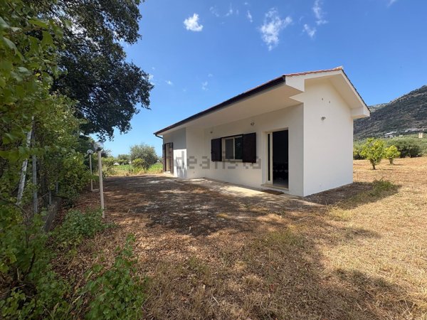 appartamento in vendita a Terracina in zona Campolungo