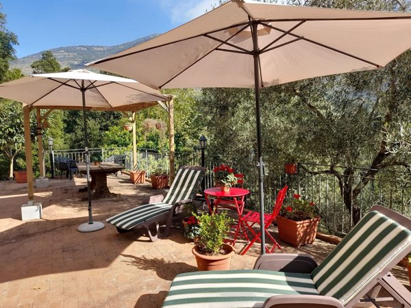 casa indipendente in vendita a Terracina in zona Campolungo