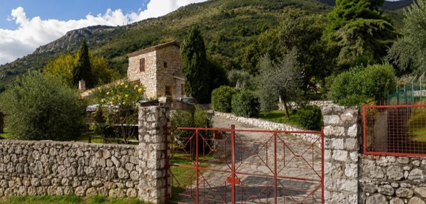 casa indipendente in vendita a Terracina in zona Campolungo