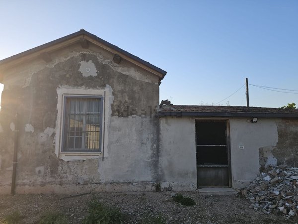 casa indipendente in vendita a Terracina