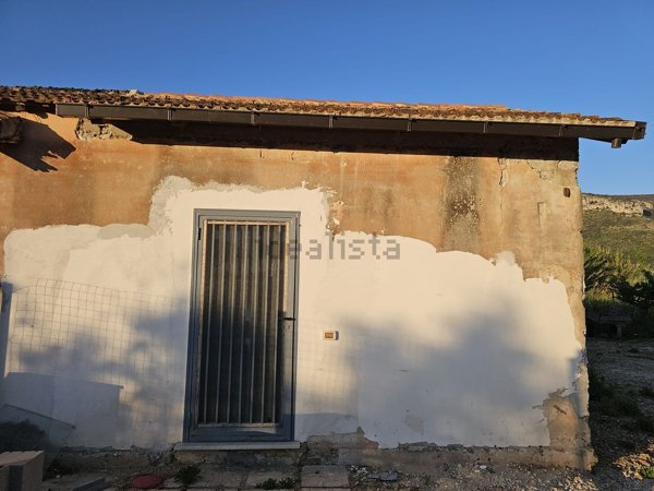 casa indipendente in vendita a Terracina
