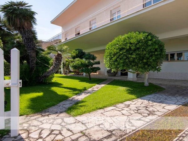 casa indipendente in vendita a Terracina
