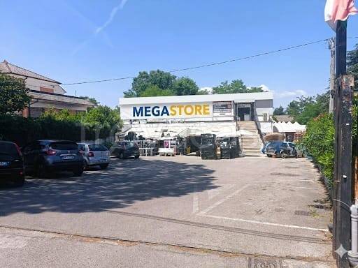 negozio in vendita a Terracina