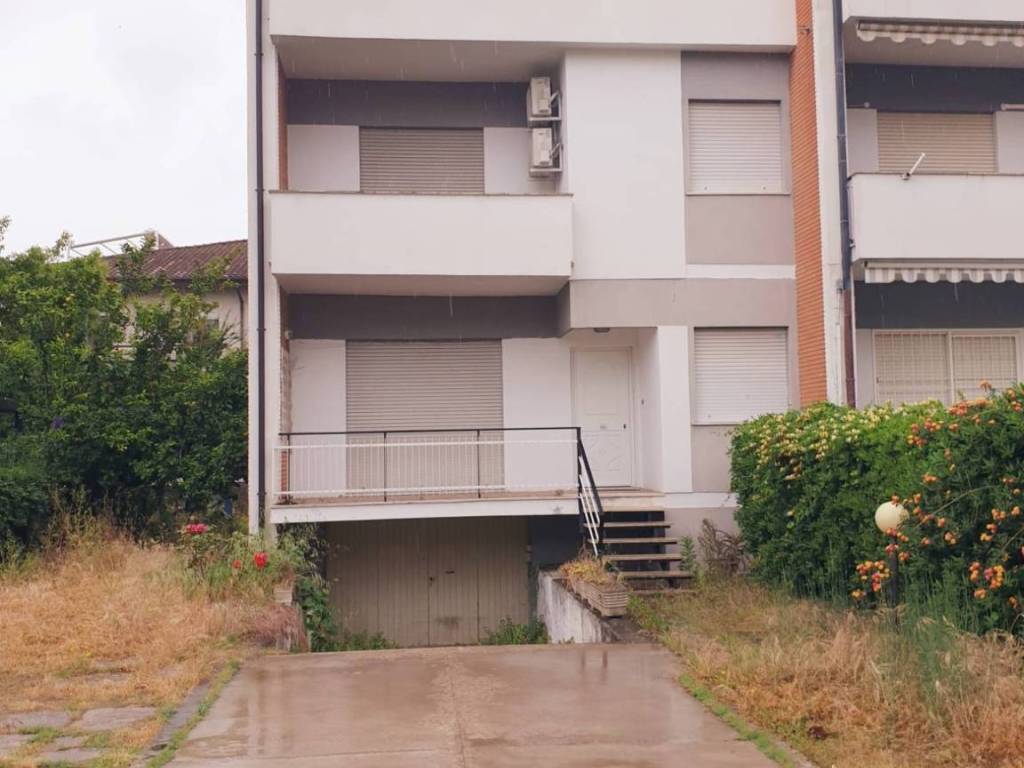 casa indipendente in vendita a Terracina