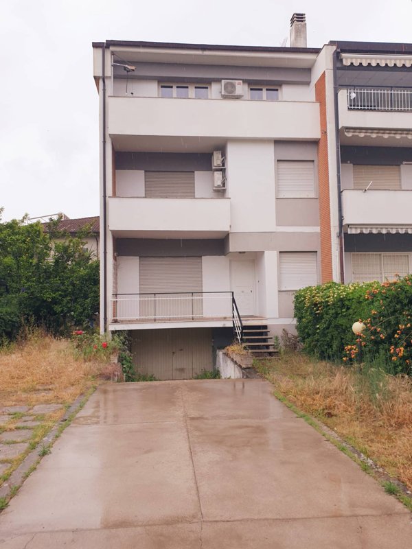 casa indipendente in vendita a Terracina