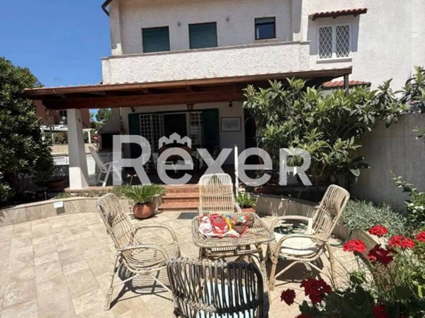 casa indipendente in vendita a Terracina