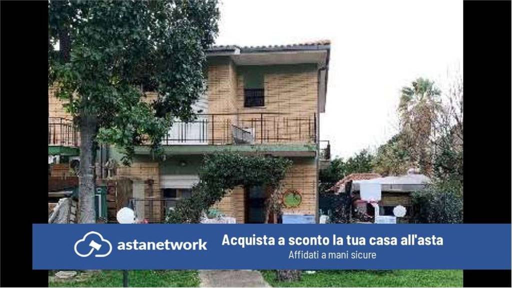 casa indipendente in vendita a Terracina in zona Hermada
