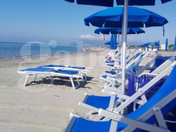 casa indipendente in vendita a Terracina