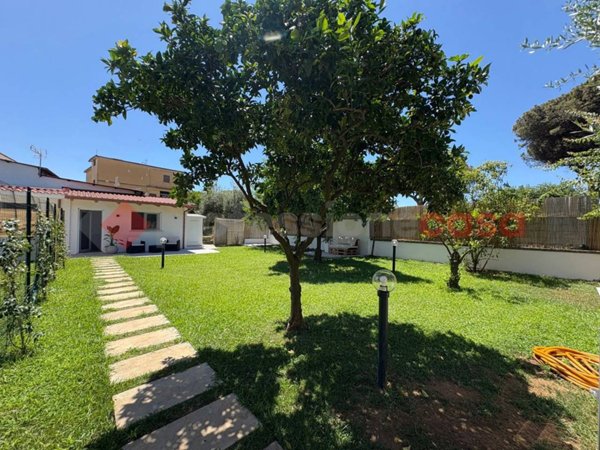 casa indipendente in vendita a Terracina