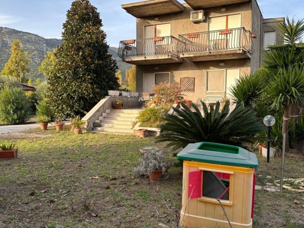 casa indipendente in vendita a Terracina in zona Casaletti