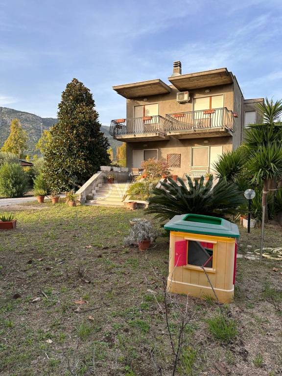 casa indipendente in vendita a Terracina
