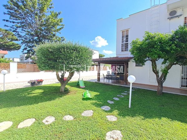 casa indipendente in vendita a Terracina