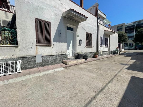 casa indipendente in vendita a Terracina
