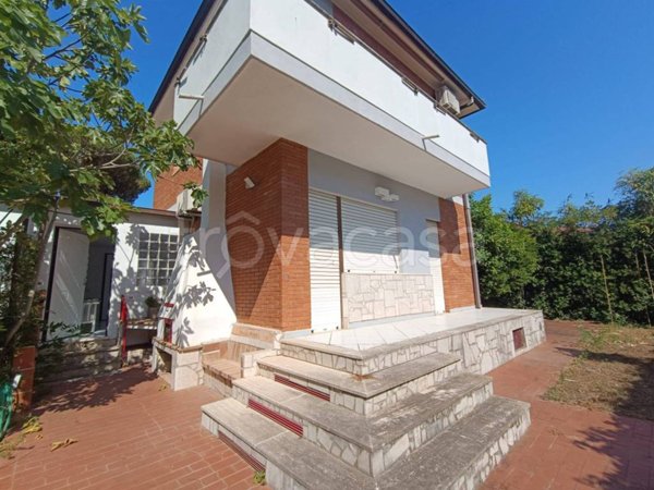 casa indipendente in vendita a Terracina